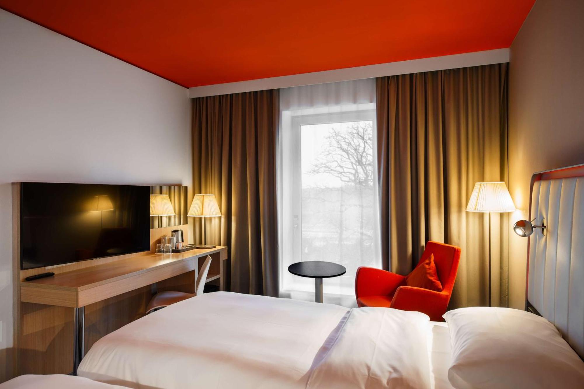 Park Inn By Radisson Frankfurt Airport Fráncfort del Meno Exterior foto