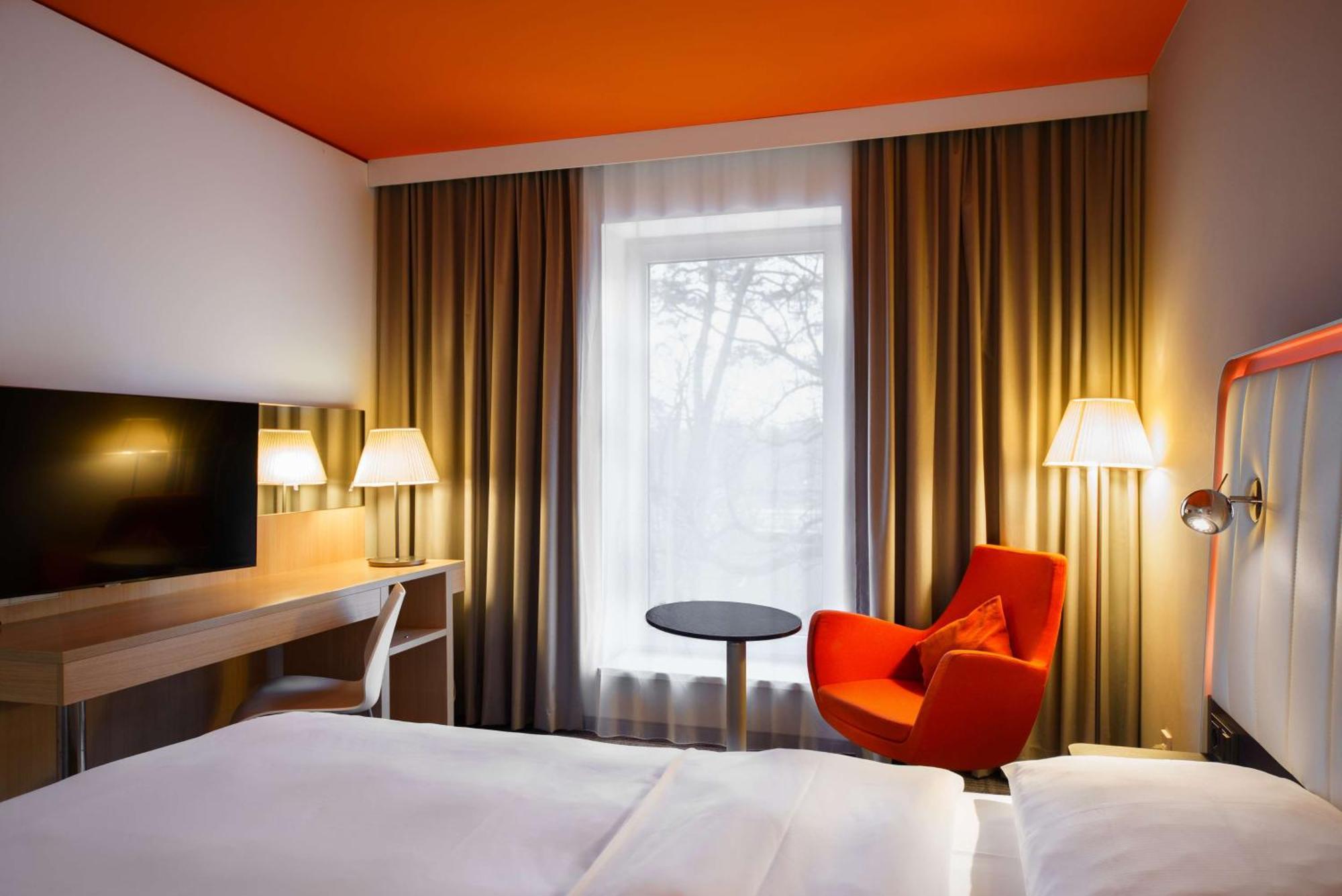Park Inn By Radisson Frankfurt Airport Fráncfort del Meno Exterior foto